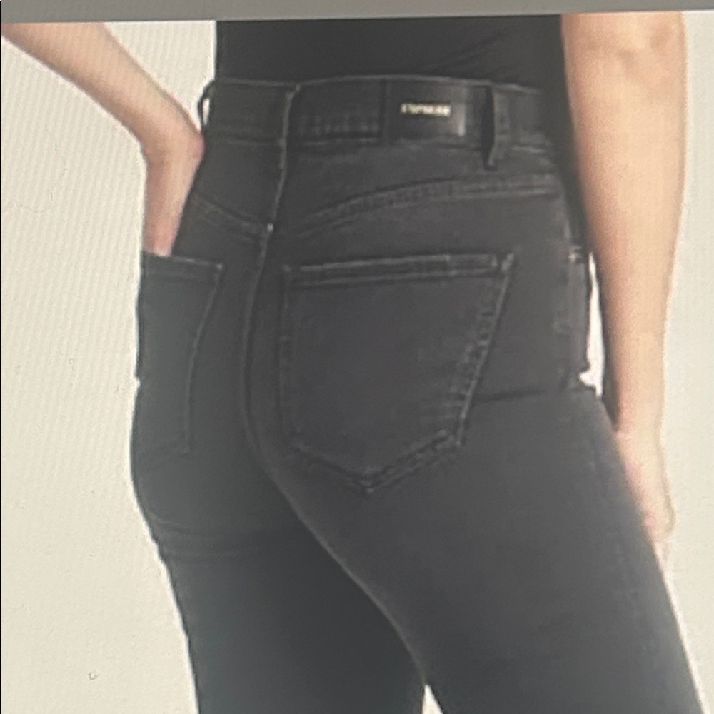 Express Black Straight Leg Distressed Jeans Size 8 - Picture 3 of 11